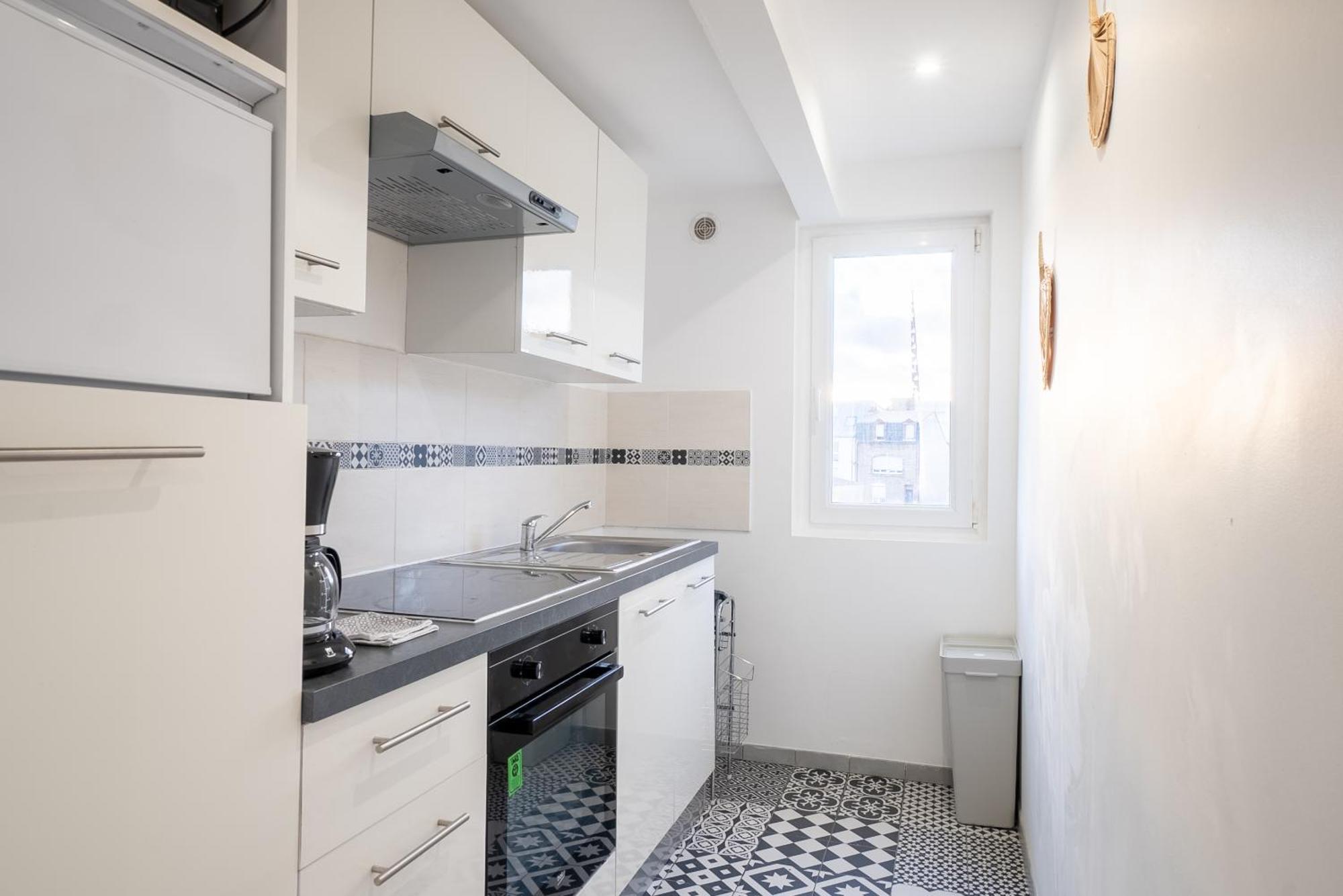 Budget Appart Avec Parking Au Centre-Ville Charleville-Mezieres Exterior photo